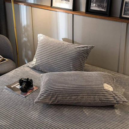Fleece Duvet Cover Set - Soft Plush Bedding with Pillowcases for Winter