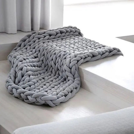 Cozy Home Throw Blanket - Chunky Knit, Soft, Stylish Accent for Evenings