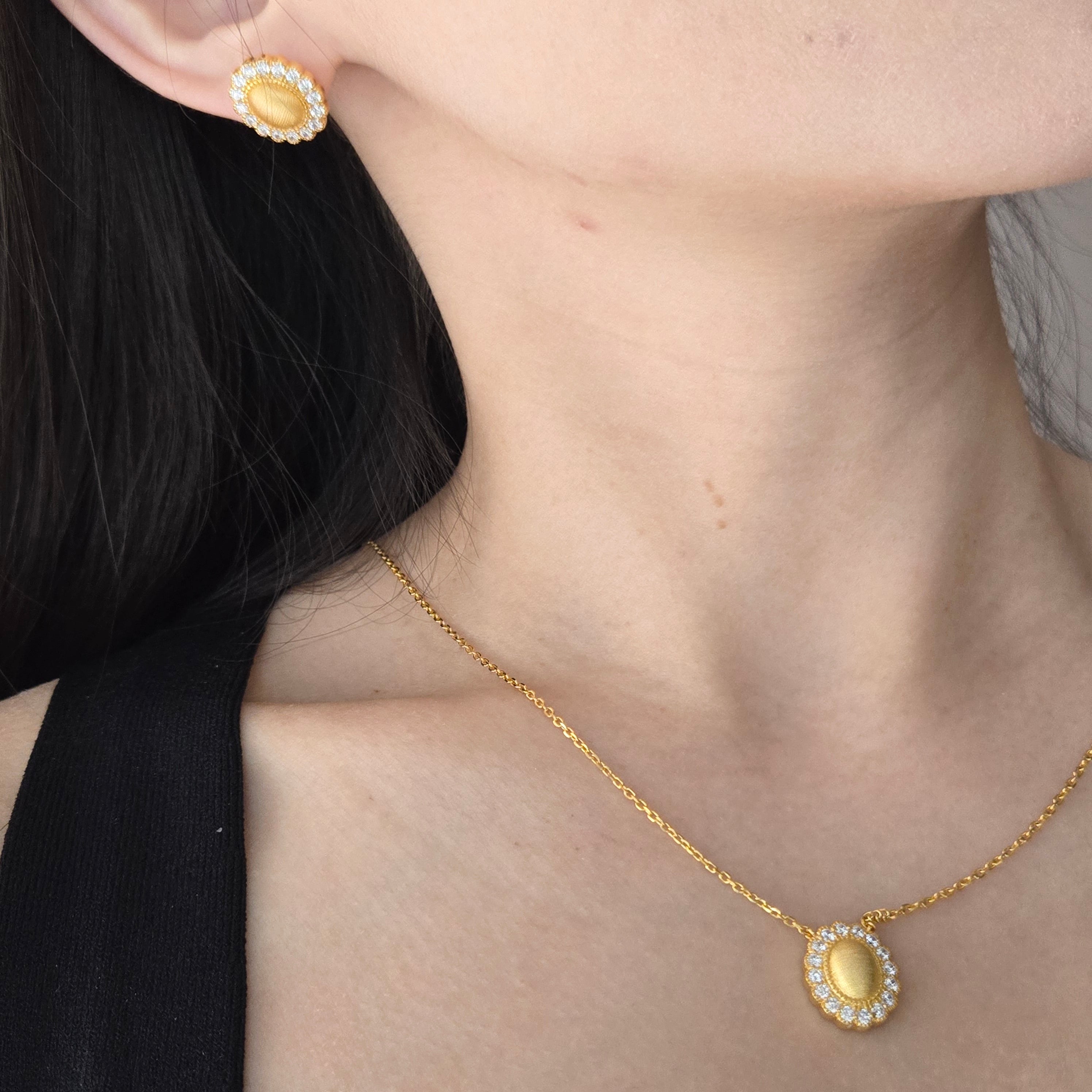 Lapse Stud Earrings & Necklace