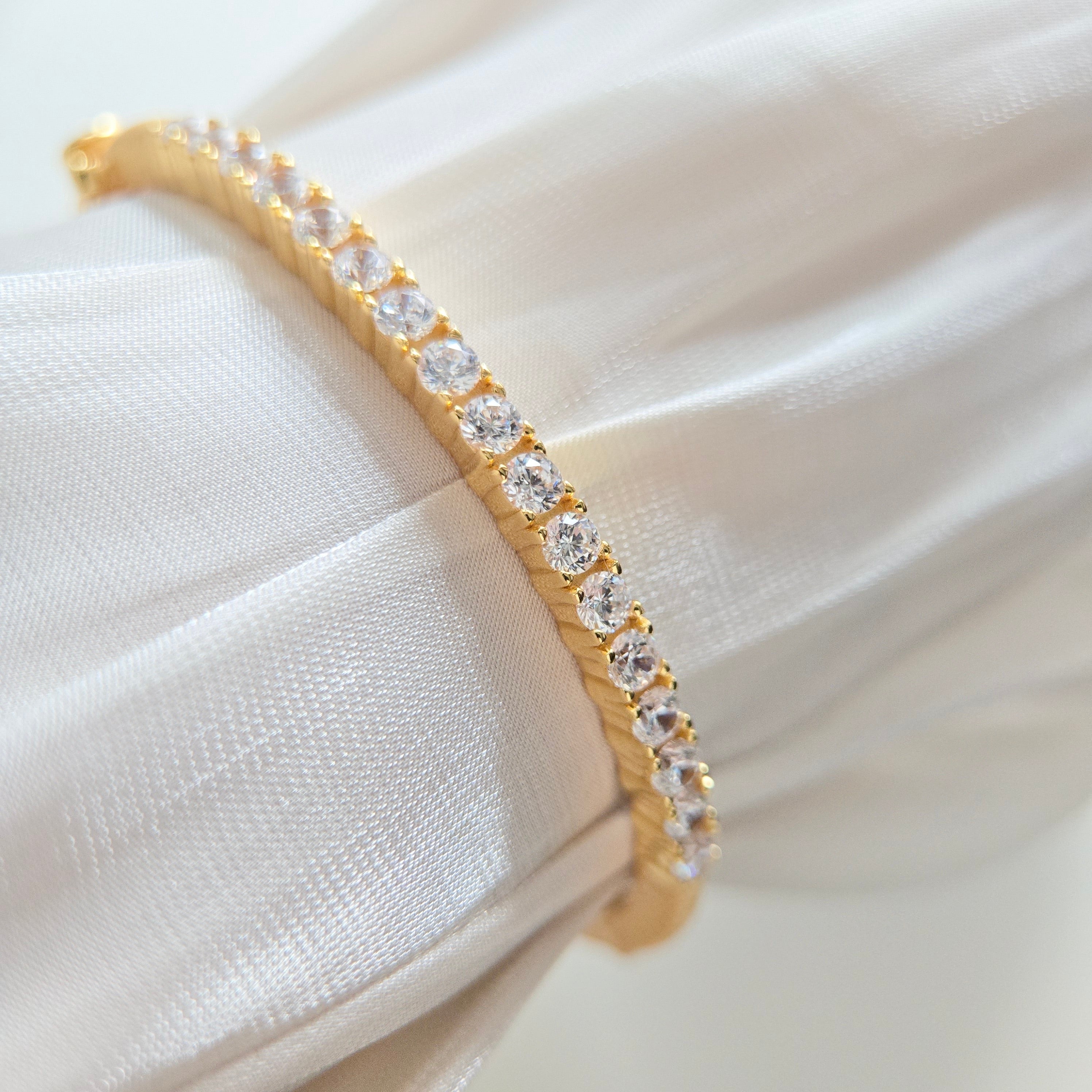 Lever Tennis Bangle