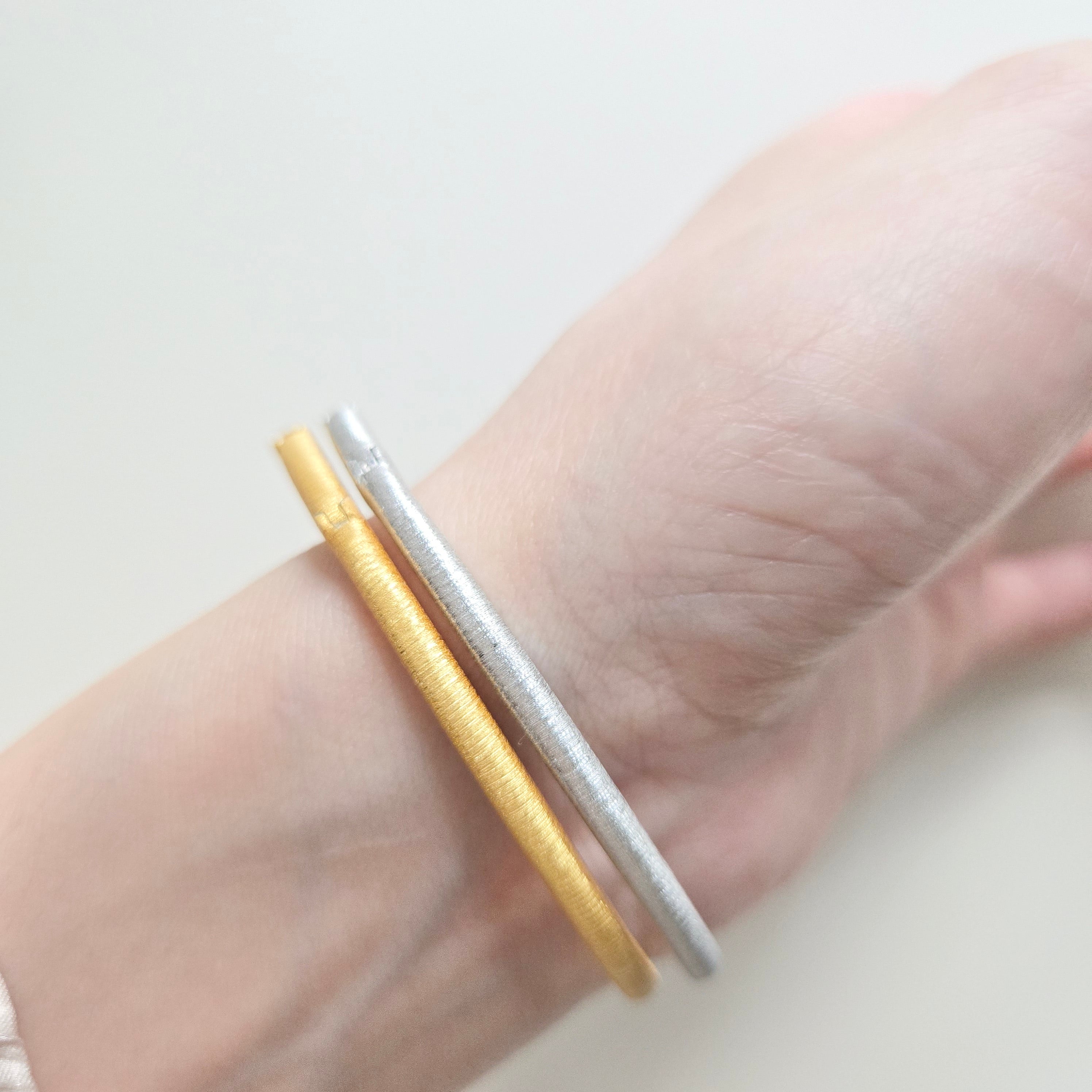 Lever Tennis Bangle