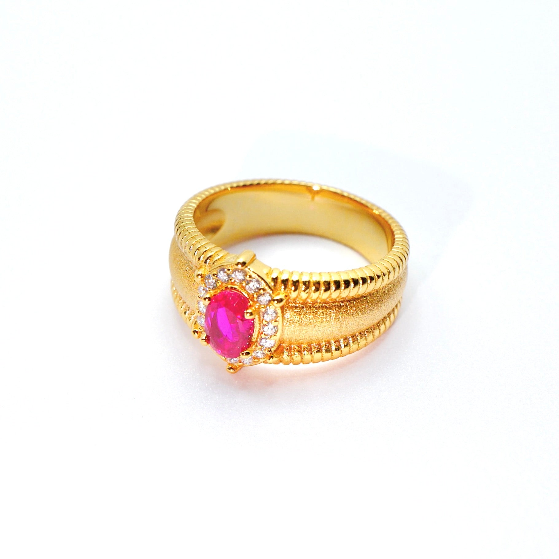 Lumina Queen Ring