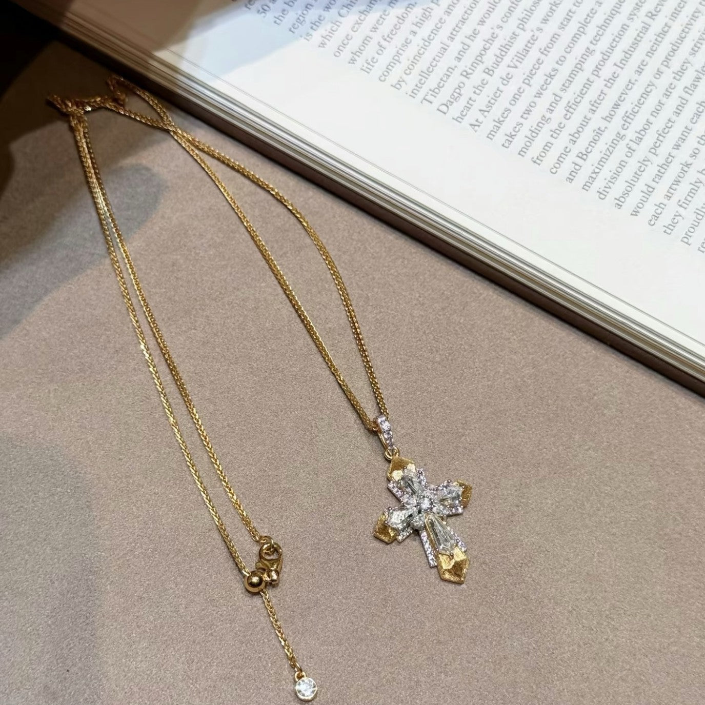 Zenith White Zircon Necklace