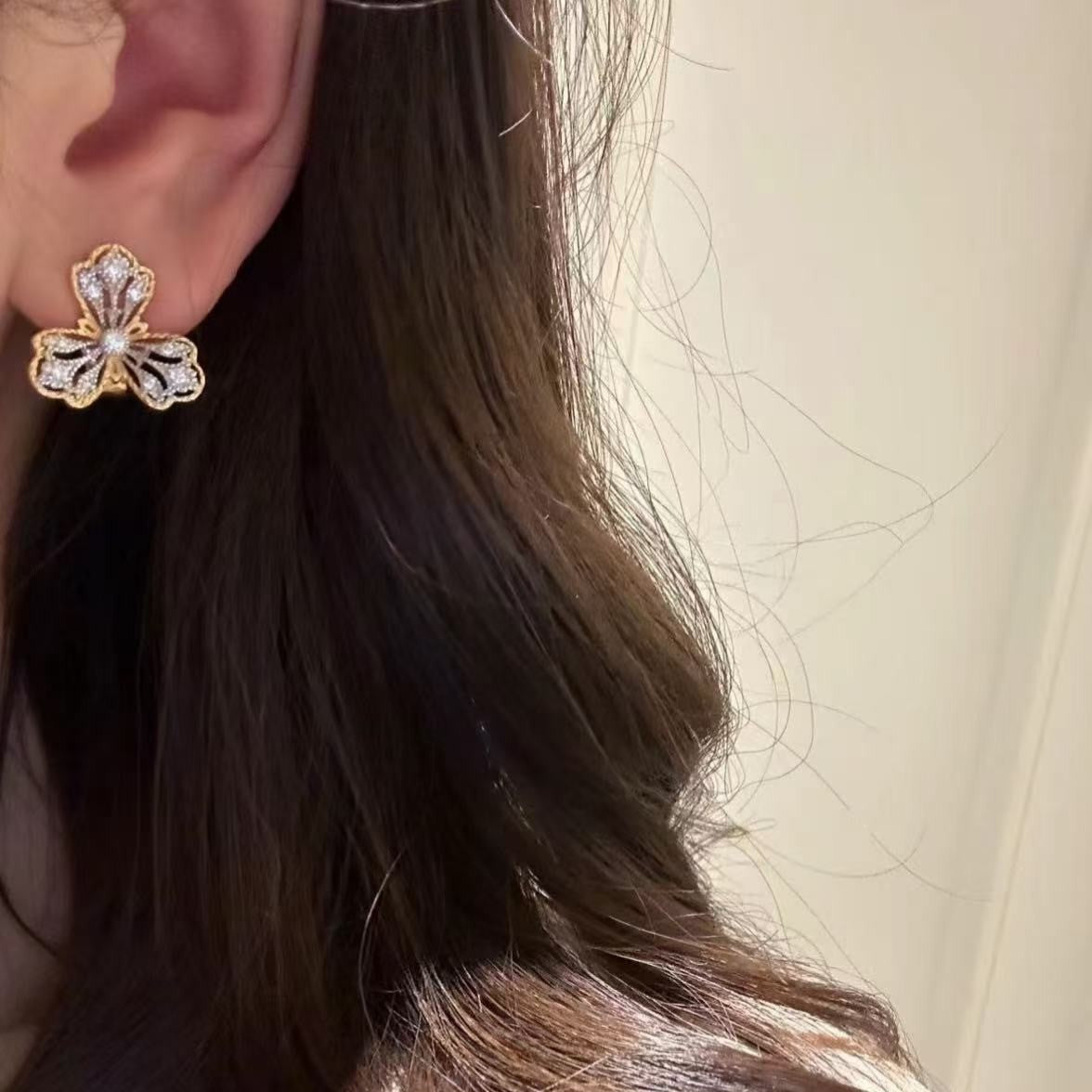 Vortex Stud Earrings & Necklace