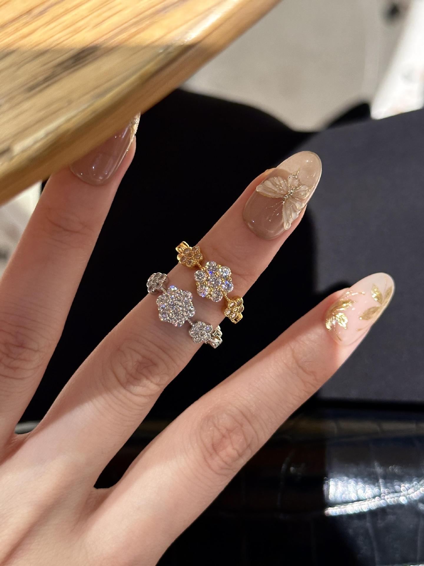 Lustre Multi Flower Ring